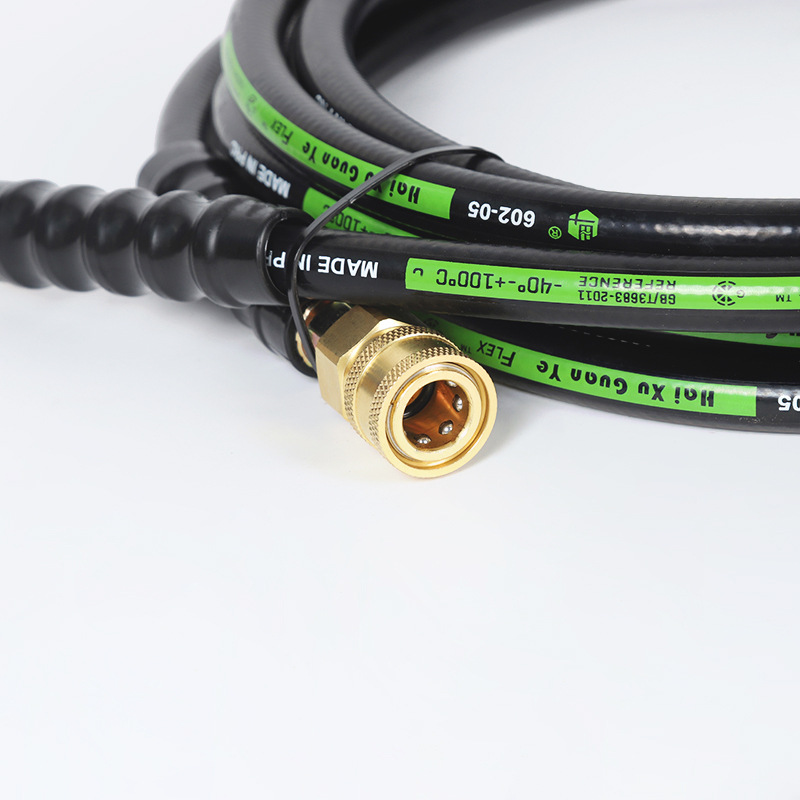 Menghubungkan pipa air bertekanan tinggi di selokan rumah tangga