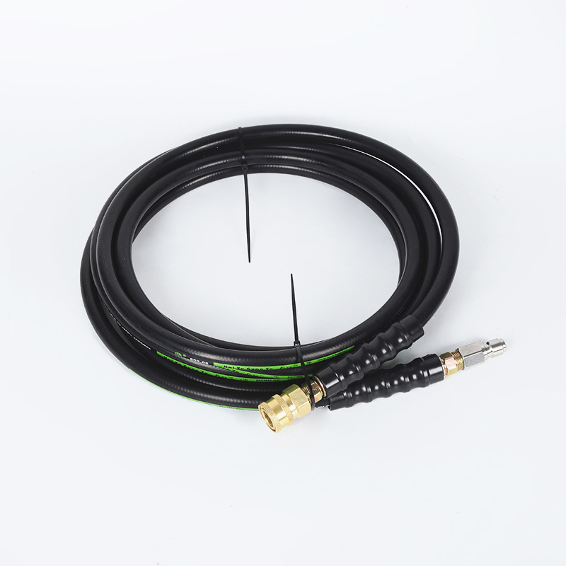 Menghubungkan pipa air bertekanan tinggi di selokan rumah tangga